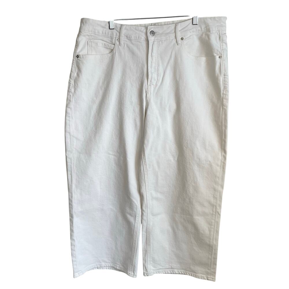 Old Navy Extra High Rise Sky-Hi Wide Leg Jeans Sz 16P White Minimalist Neutral